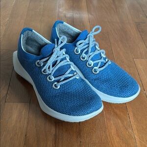 Allbirds W10.5 Basin Blue Tree Dasher Sneakers with White Soles